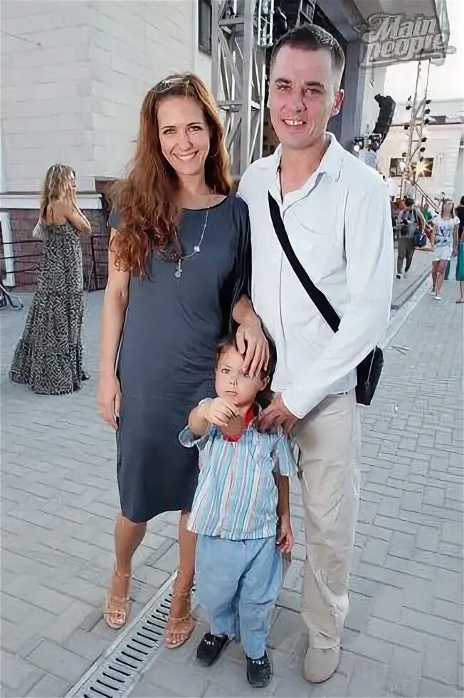 3 жены Игоря Петренко, 2 из которых подарили ему 5 детей. О личном актёра 2 акте