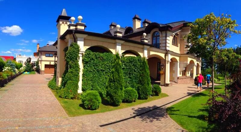 Пд 44. Коттеджный поселок зеленая усадьба горячий ключ. Зеленый мыс коттеджный поселок. Кп зеленый берег краснодар. Клубный поселок зеленый мыс подмосковье.