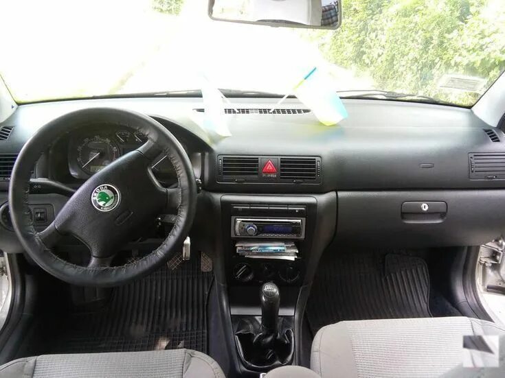 Шкода 2002 года выпуска. Skoda octavia 2002. шкода актавия 2002 салон. skoda octavia 2002 салон. octavia 2002 салон.