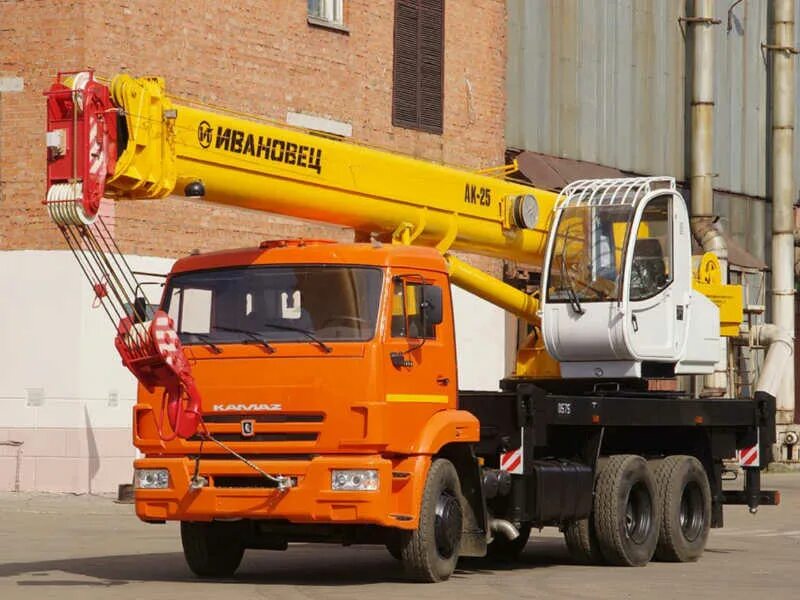 Кран галичанин 25. Кран liebherr ltm 1150-5. 2. Liebherr ltm 1100-4. Ивановец 25т.