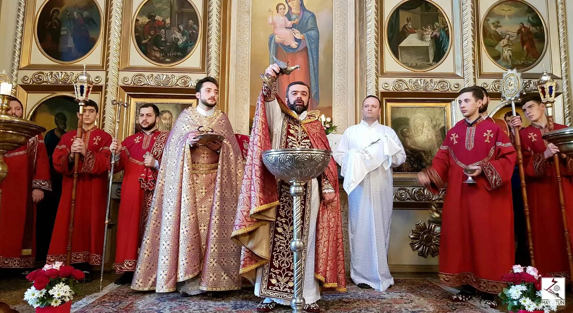 Армянская святая апостольская православная церковь. Армянская апостольская церковь священники. Литургия в армянской церкви. Литургия в аац. Литургия в аац.