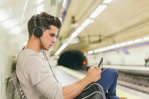 Слушать музыку во время игры