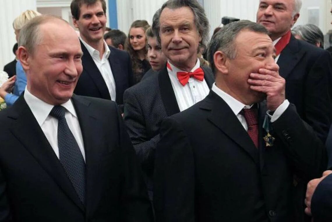 Ротенберг и Путин. Братья Ротенберги друзья Путина. Ротенберг друг Путина. Аркадия Роттенберг и Путин.