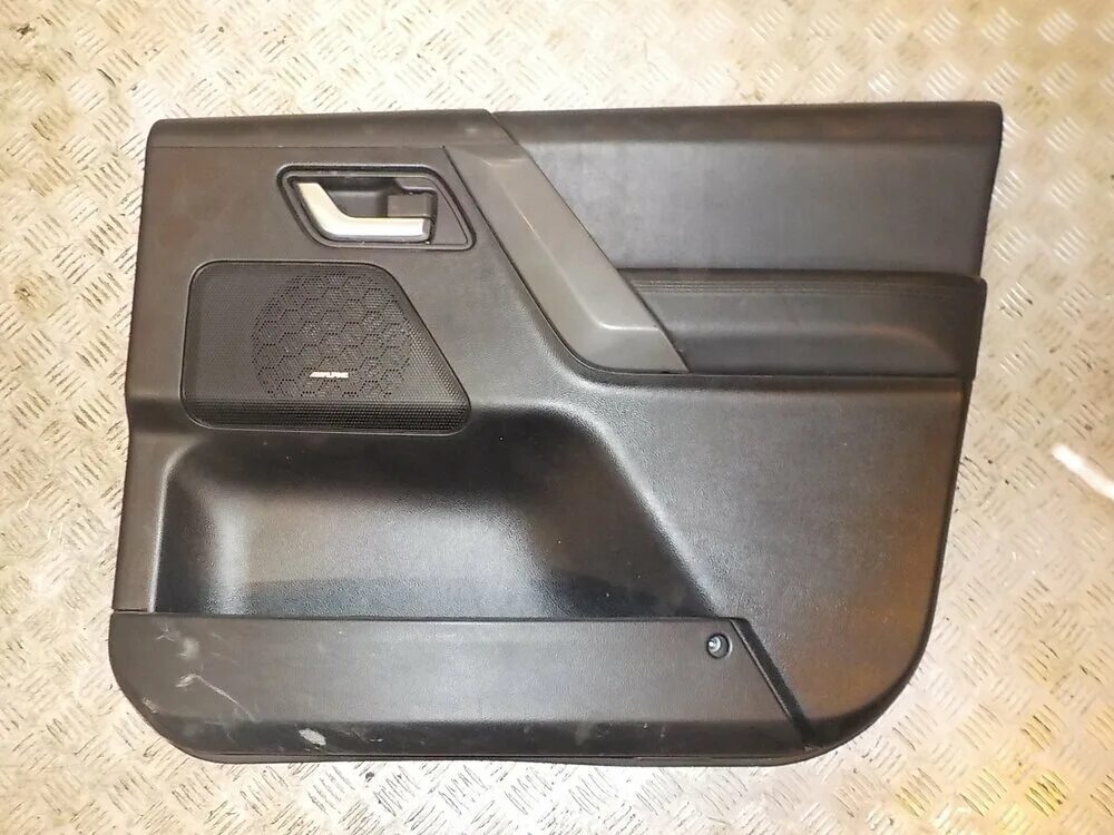 Interior trim details: 5-door luggage compartment lower decorative panel (Freela