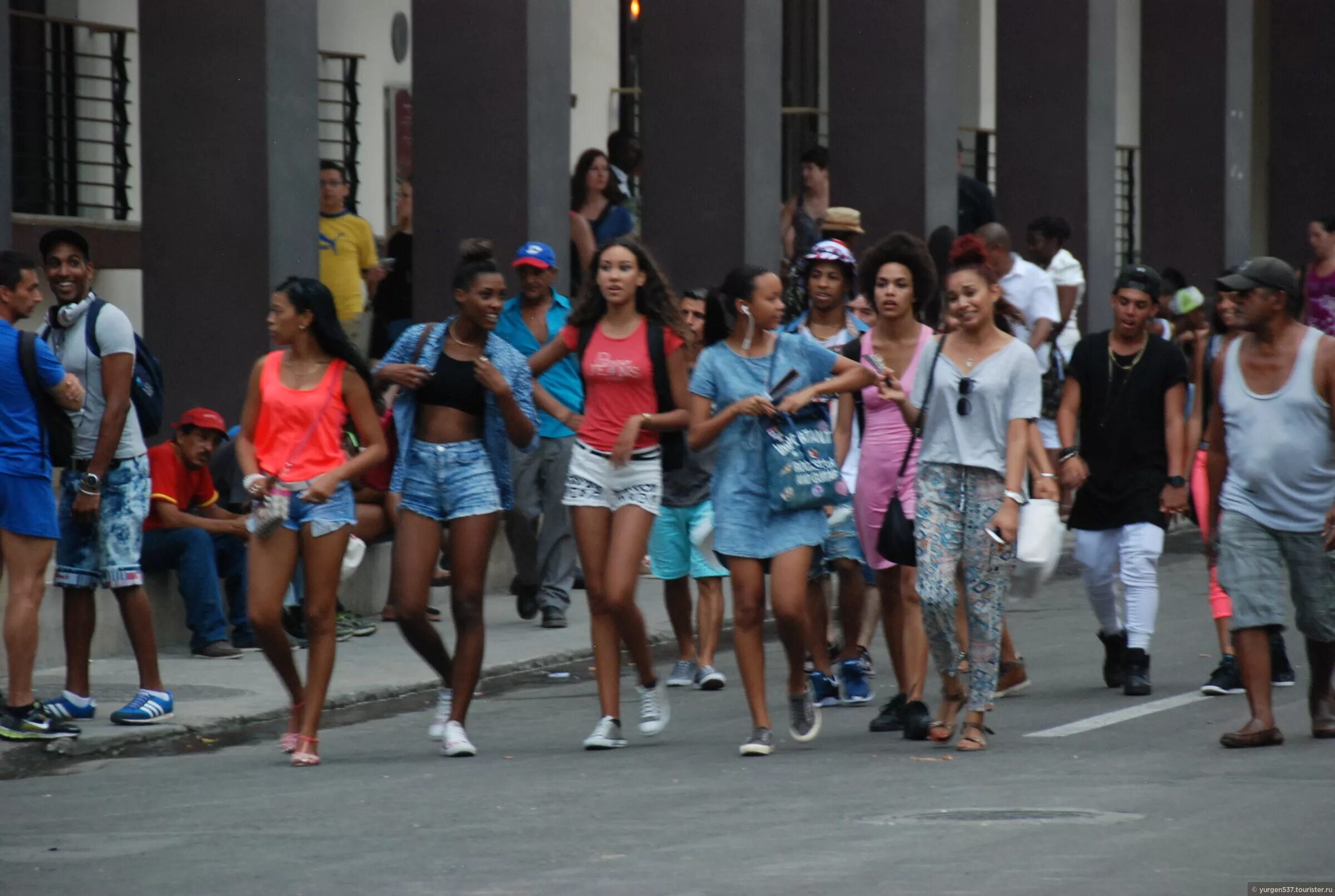 камеры кубинки. камеры кубинки. красивые девушки кубы. кубинские девушки. кубинские девушки на улице.