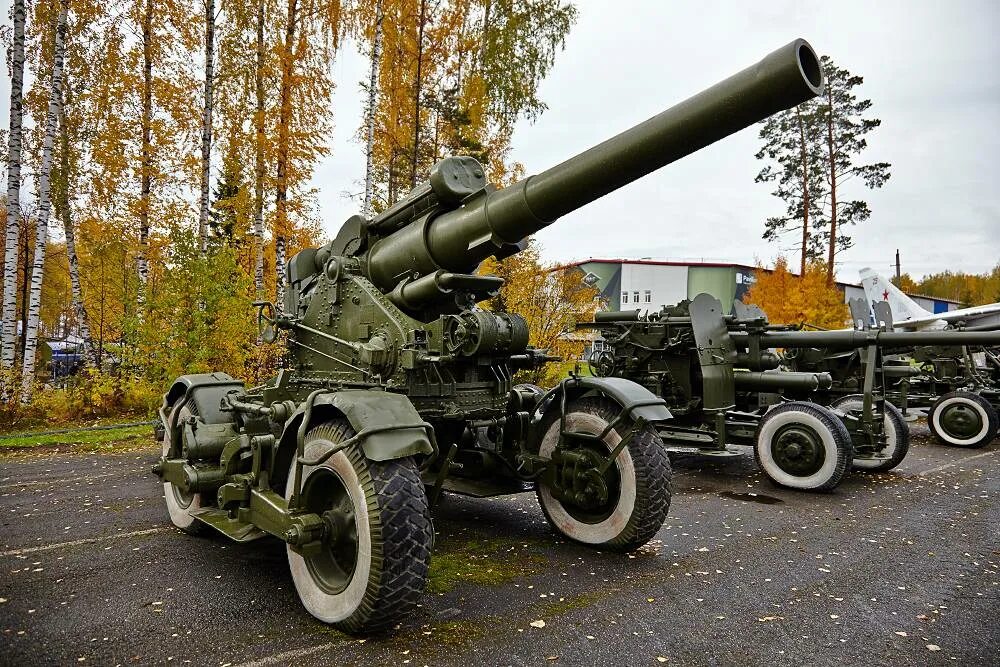 203 мм пушка. 203-Мм гаубица б-4м. Кувалда Сталина 203-мм гаубица. 203мм б-4. Б4м пушка.