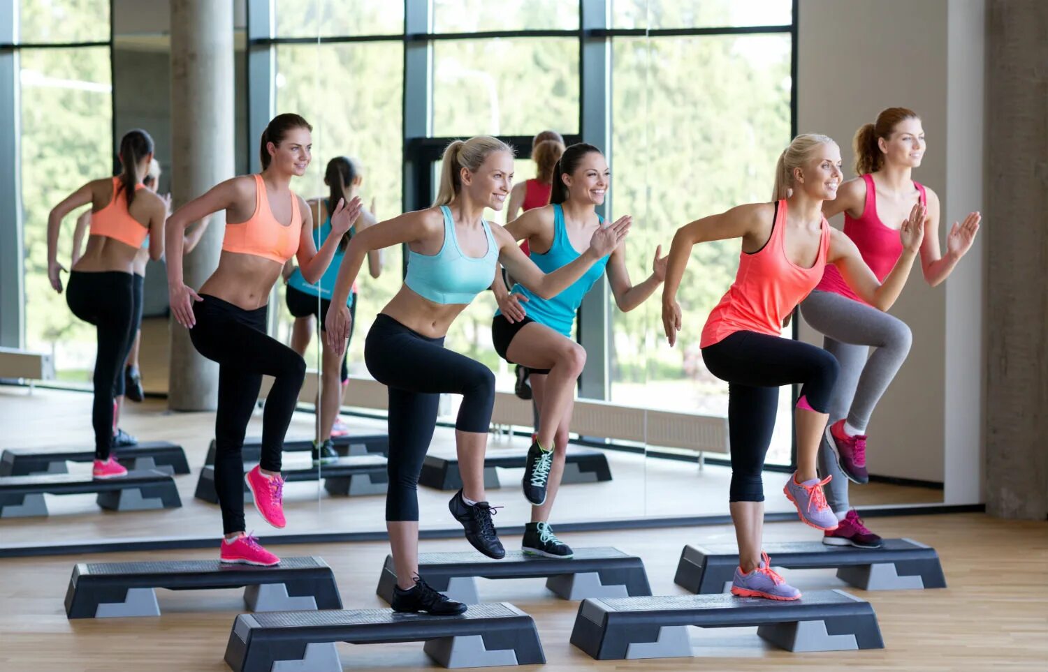 Групповые тренировки les mills. Фитнес лес миллс. Групповые тренировки программа. Body sculpt степ аэробика. Групповые тренировки.