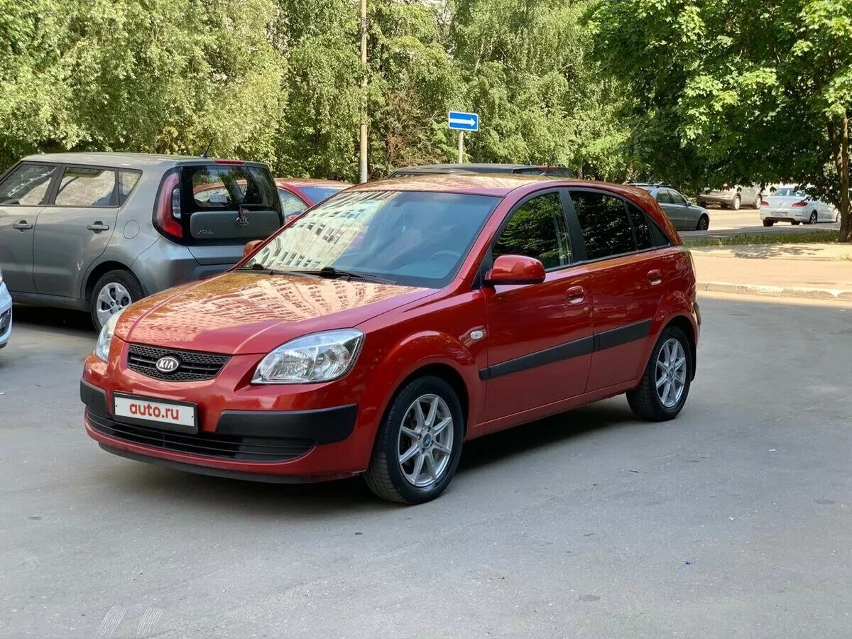 Купить киа рио 2009. Kia Rio 2 2009. Киа Рио 2 хэтчбек. Киа Рио 2 хэтчбек красная. Kia Rio 2009 хэтчбек.