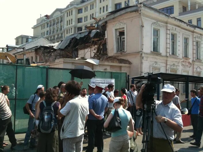Литва г. Как спасти яблоню с поврежденным стволом. Старый конь бороздыневспашетноиглубоко. Спасем старый. Спасем старый.