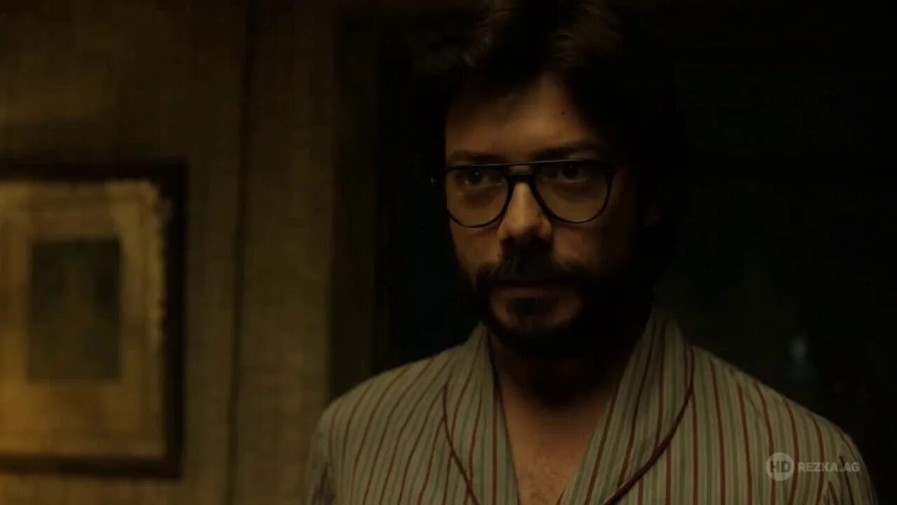 Профессор хачикян мимино. Танцующий профессор. Танцуй профессор. Серхио бумажный дом. Бумажный дом / money heist.