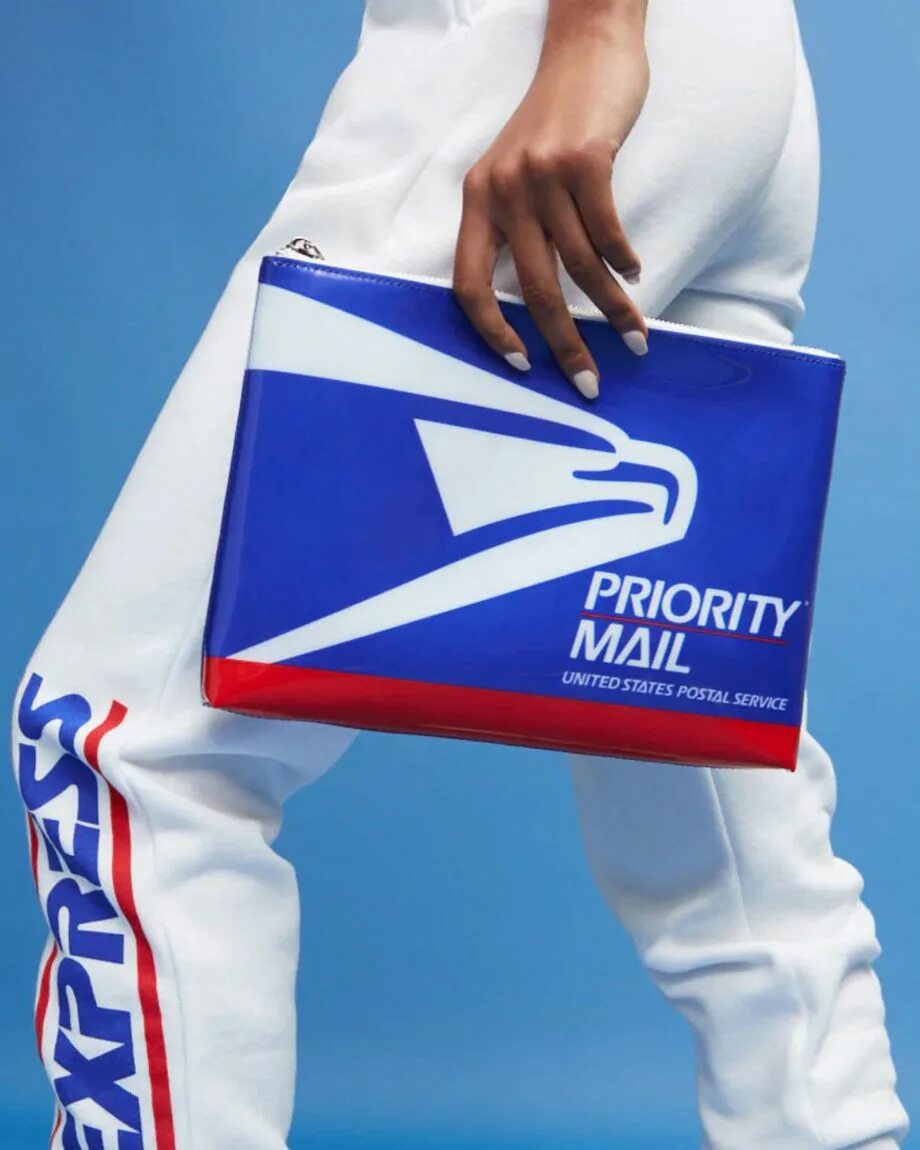 Usps search. Usps одежда. usps реклама. женские костюмы usps. usps кофта.