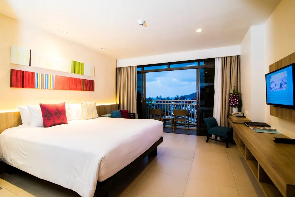 Centara grand beach resort phuket 5*. Пхукет карон centara. Centara caron resort phuket. Лотус пхукет. Сентара карон пхукет.