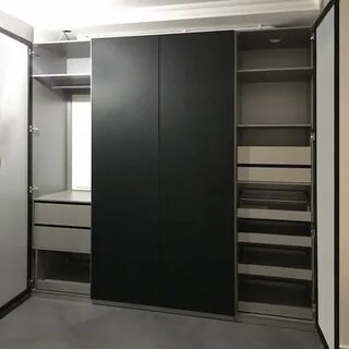 Темные шкафы в прихожей