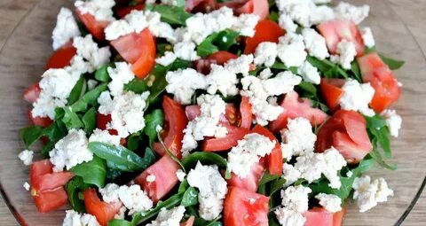 Творожный сыр с помидорами и зеленью