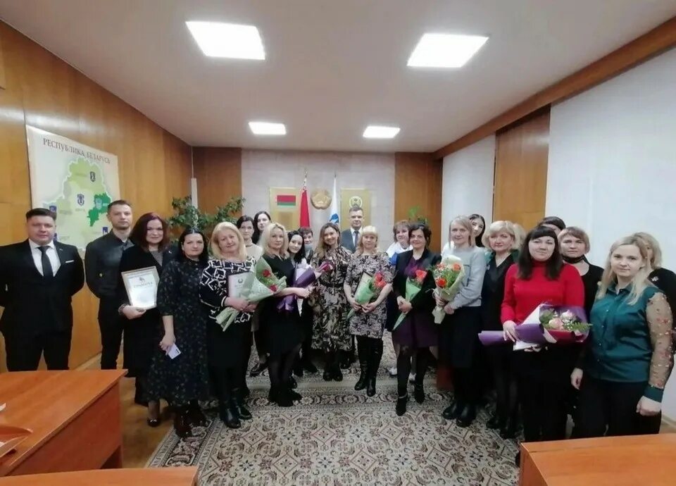 Октябрьская соцзащита могилев. Адыгейска. Гусо цсзн по октябрьскому району. Адыгейска. Сотрудники социальной защиты населения.