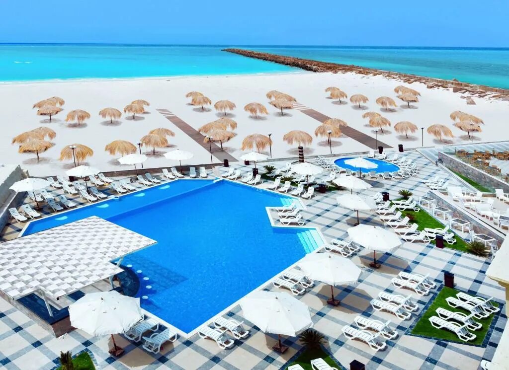 Rixos alamein. Эль Аламейн Египет. Эль Аламейн Египет отели. Эль Аламейн пляжи. Курорт Аламейн.