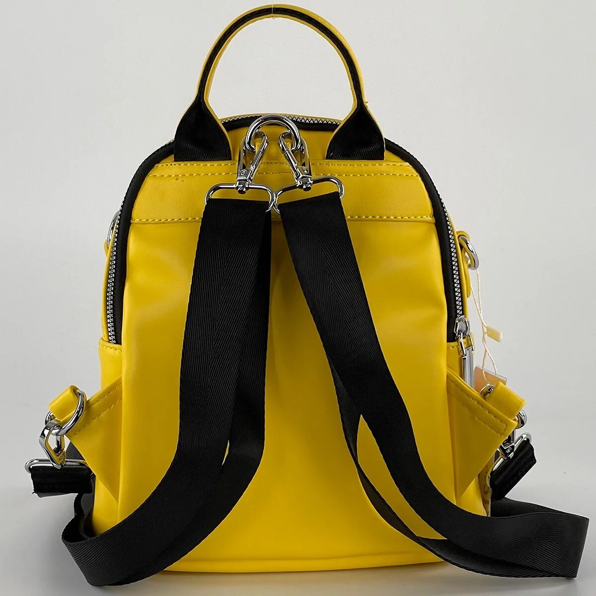 Желтый портфель. Рюкзак желтый. Рюкзак черно желтый. Рюкзаки желтые модные. Желтый рюкзак женский.