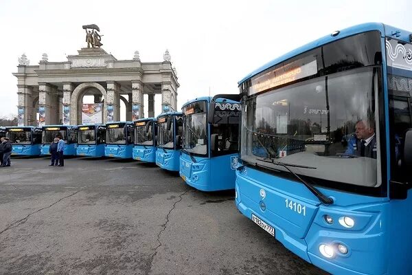 Автобусные экскурсии вднх. Электробус ВДНХ. Автобус ВДНХ. Выставка автобусов на ВДНХ. Электроавтобус ВДНХ.