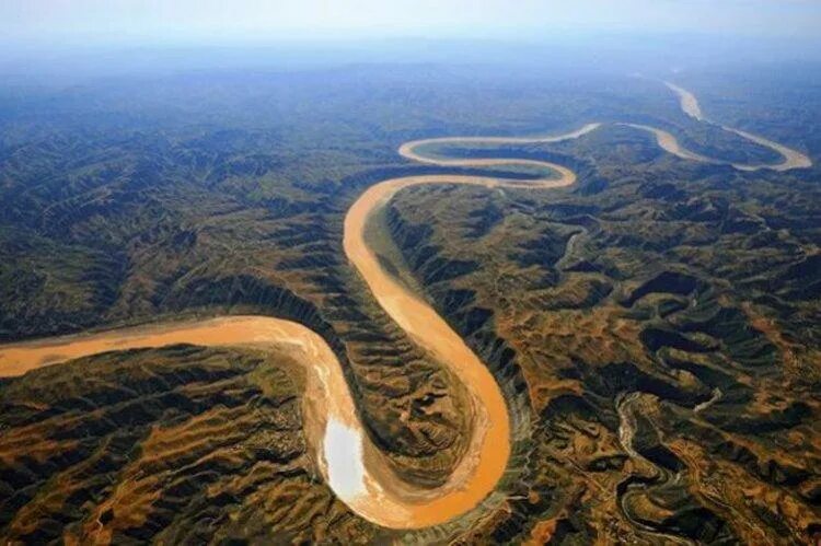 Liujiaxia reservoir in upper stream of Yellow River raises discharge volume to b