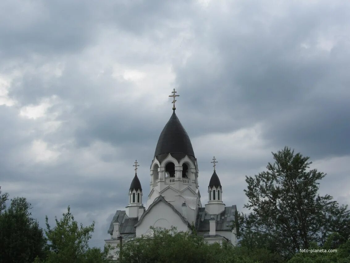 Погода точно в тайцах. Церковь в Тайцах Ленинградской области. Церковь Тайцы Гатчинский район. Церковь Алексея Тайцы. Алексеевская Церковь в Тайцах.