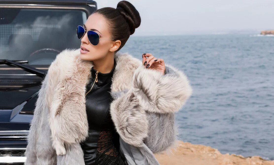 Шикарная шуба. Оксана федорова в мехах. Моника джарос в мехах. Самые красивые шубы. Красивые шубы.