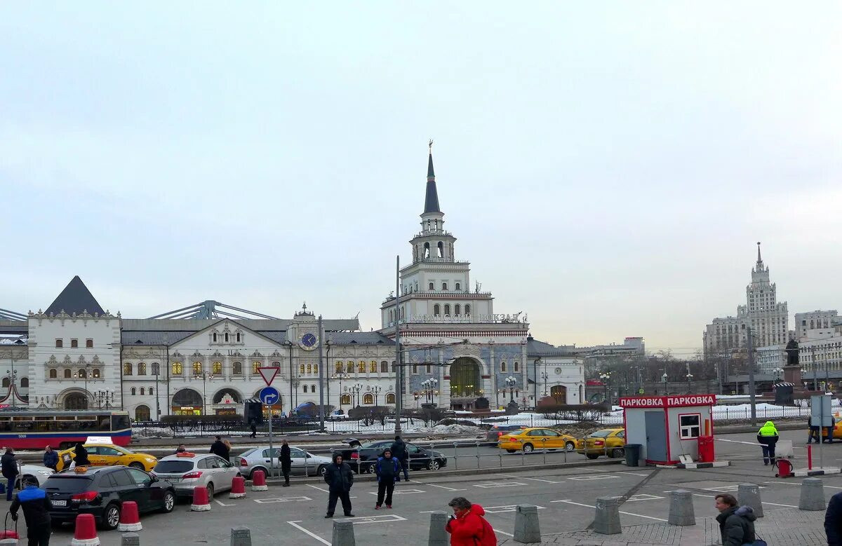 Москва три вокзала рядом