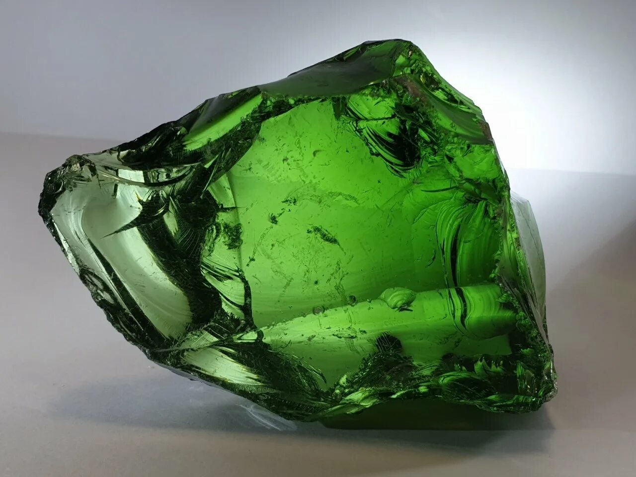 Эрклез купить. Стеклянные камни - эрклез. Эрклёз зелёный. Эрклёз стеклянный камень. Эрклез изумруд.