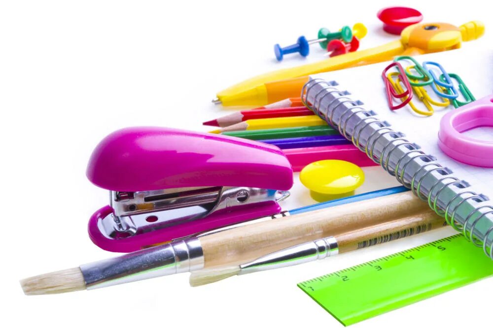 Учебные вещи. Канцтовары для школы. Канцелярские принадлежности. Канцтовары на прозрачном фоне. Принадлежности почему и.