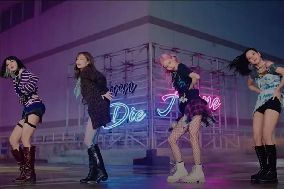 Blackpink песня lovesick girls. Блэк пинк lovesick. блэк пинк lovesick girls. блэкпинк ловсик гёрлс. ловасик герлс блэкпинк.