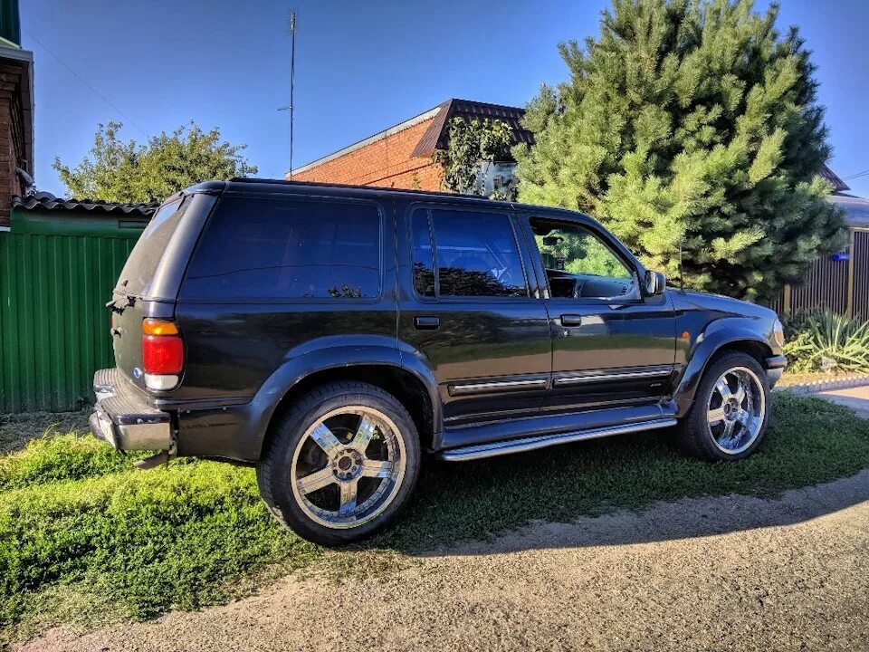 Диски эксплорер. Ford explorer (2g). форд эксплорер 3. форд эксплорер 2. ford explorer r22.