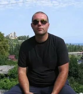 Владимира 40