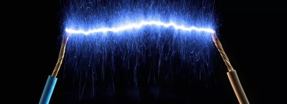 искровой разряд возникает. коронный электрический разряд. тлеющий разряд в газах. искровой электрический разряд. дуговой разряд катушка тесла.