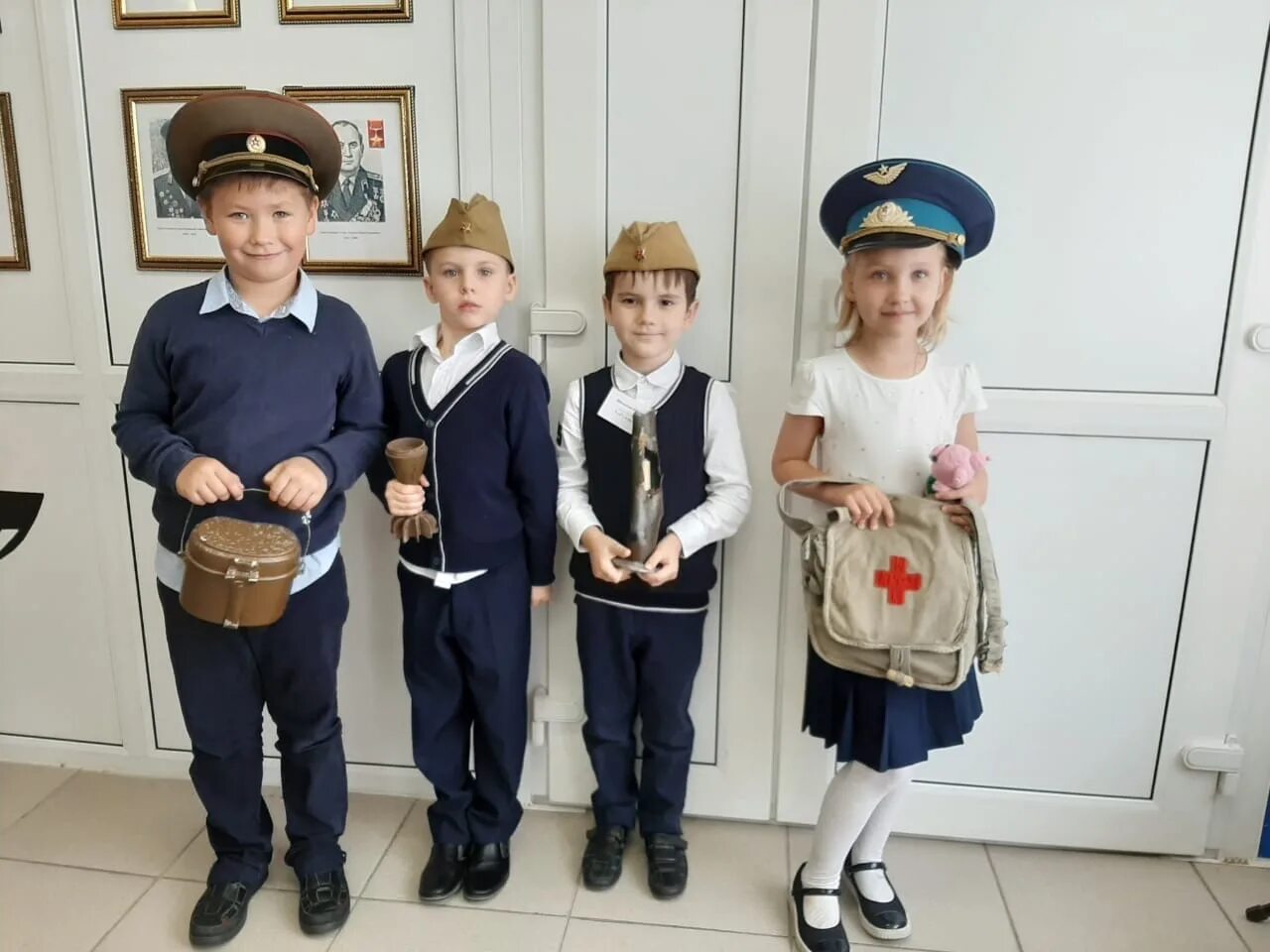 Крупская 16 балашиха. Школа номер 12 железнодорожный павлино. Школьный музей боевое братство. Логотип школьный музей боевое братство. Творчество.