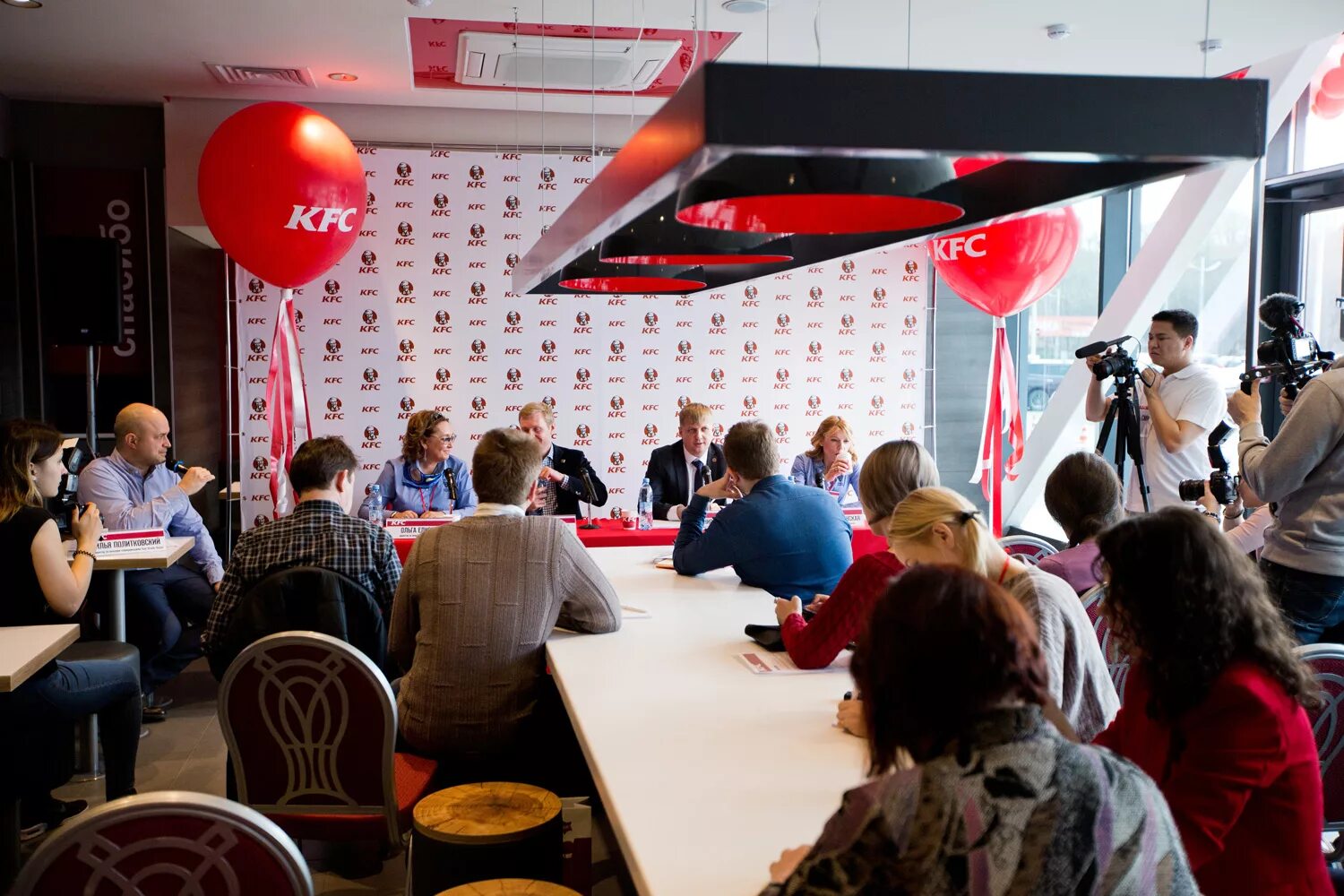 Kfc междуреченск. Кфс междуреченск. кфс курган стрекоза. корпоративный университет kfc. kfc ресторан.