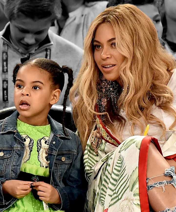 Beyonce daughter. Дочь Бейонсе. Бейонсе с дочкой. Бейонсе с дочкой 2023. Фото дочери Beyonce Blue Eye.