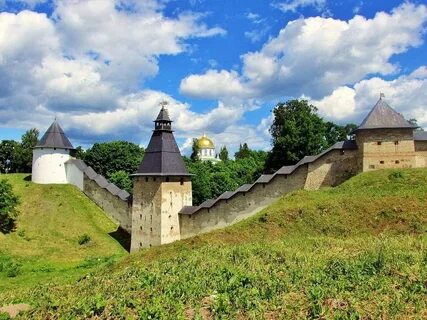 Псковский монастырь фото