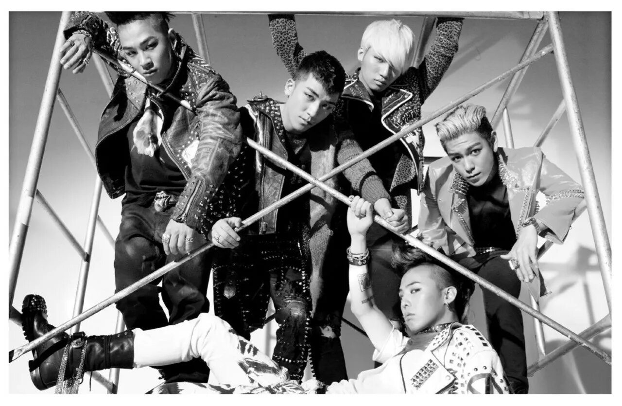 Big bang bbc. Big Bang Эра. Биг бэнг клип. Big Bang Bang кричала VIP. Still Alive BIGBANG Top.