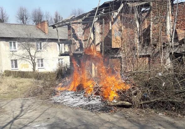 Городок Коминтерна Смоленск. Пожар г.Смоленске ул.городок Коминтерна. Городок Коминтерна 12а Смоленск. Городок Коминтерна Смоленск история.