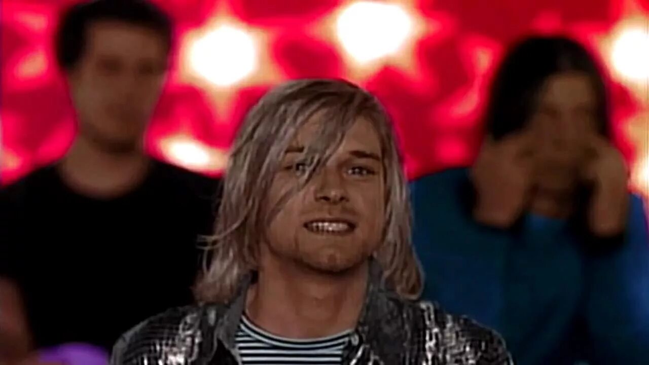 Nirvana heart shaped box tab. Курт кобейн heart-shaped box. kurt cobain 1993. курт кобейн клипы. курт кобейн в клипе heart shaped box.
