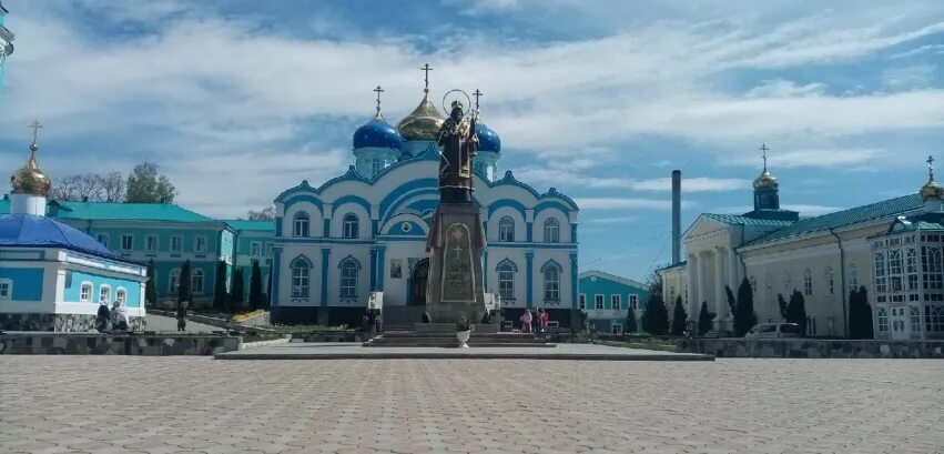 Задонский монастырь варнава. Задонский монастырь вербное воскресенье. Задонский мужской монастырь службы. Задонский мужской монастырь службы. Задонский мужской монастырь службы.