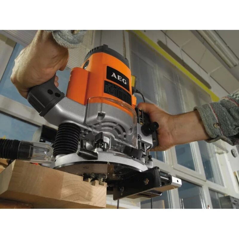 Фрезер комбинированный aeg mf1400ke. Aeg mf 1400 ke. Фрезер aeg 550w. Фрезер aeg. Аег 2050 в стол.