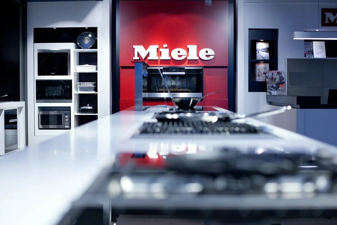 Мили бытовая техника ремонт. Бытовая техника. Салоны Miele. Miele выставка. Бытовая техника Miele.