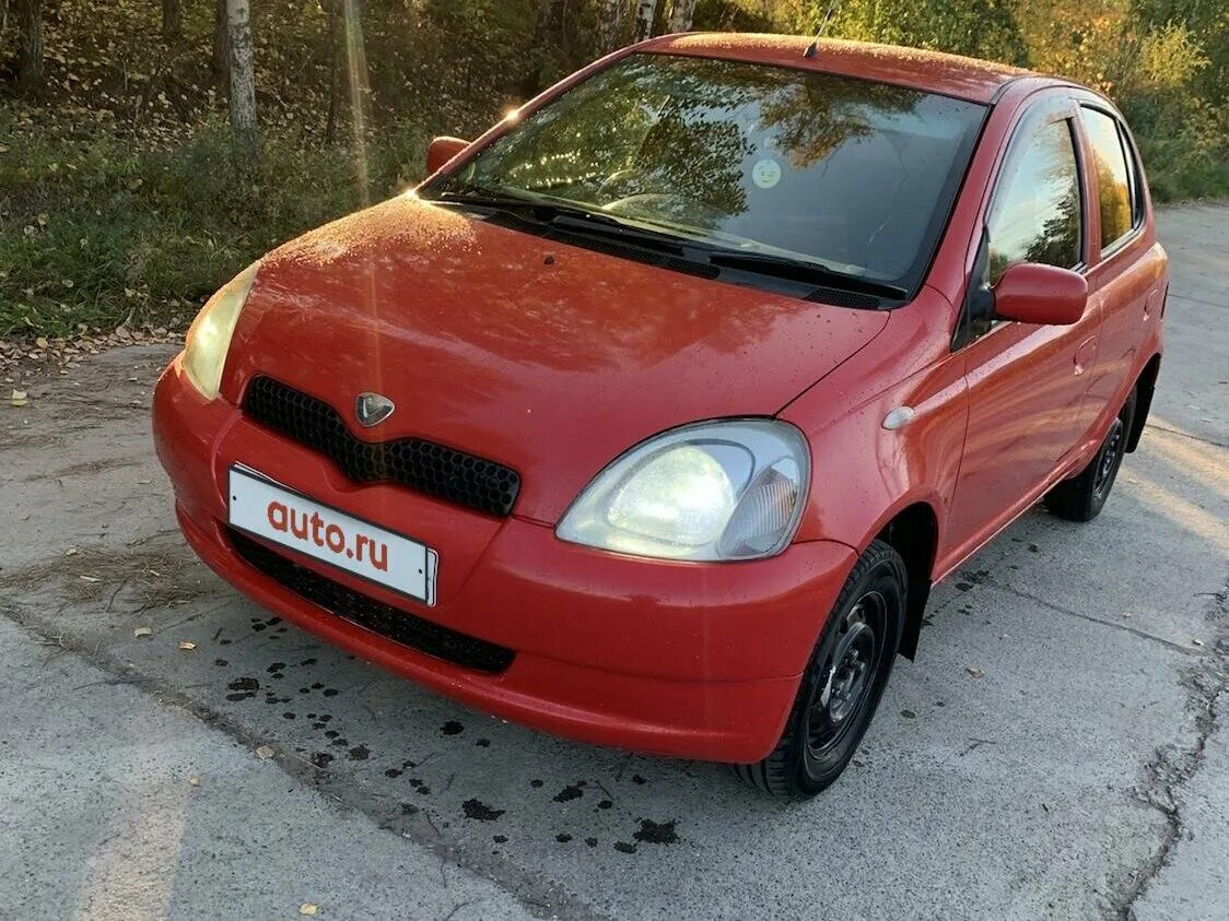 Toyota vitz 2000 года. Toyota Vitz 2000. Витц 2000 года. Тойота Витц 2000 красная. Витц 2000 и 2005.