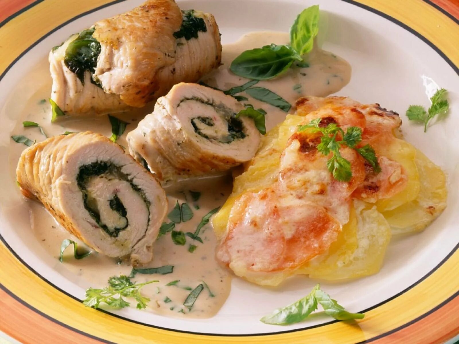 Рулеты из курицы на сковороде
