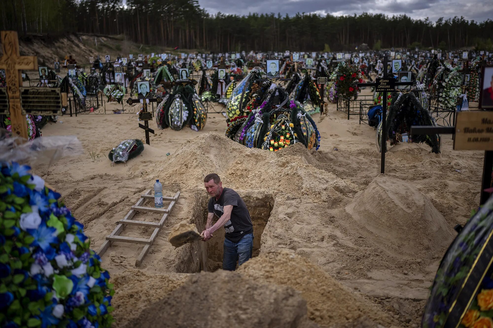 Украинские кладбища. Русское кладбище. Кладбища Украины. Европейские кладбища. Кладбища в Украине сейчас.