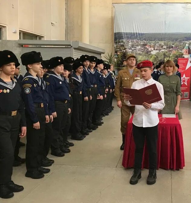 Краснознаменск школа. Принятие в кадеты. Кадеты в музее победы. Кадетский класс 8 класс мчс. Кадеты рязань.