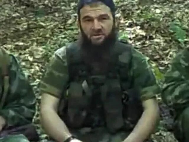 Доку хаматович умаров. Полевой командир доку умаров. доку умаров имарат кавказ. чеченский полевой командир доку умаров.
