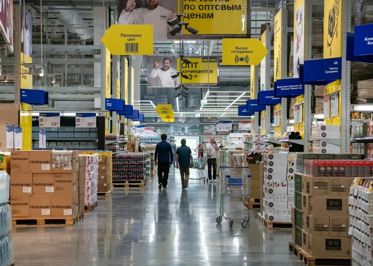 Продуктовые магазины в финляндии. Магазин продуктов внутри. Магазин продуктов внутри. Государственные магазины продуктов. Продуктовый магазин картинки.