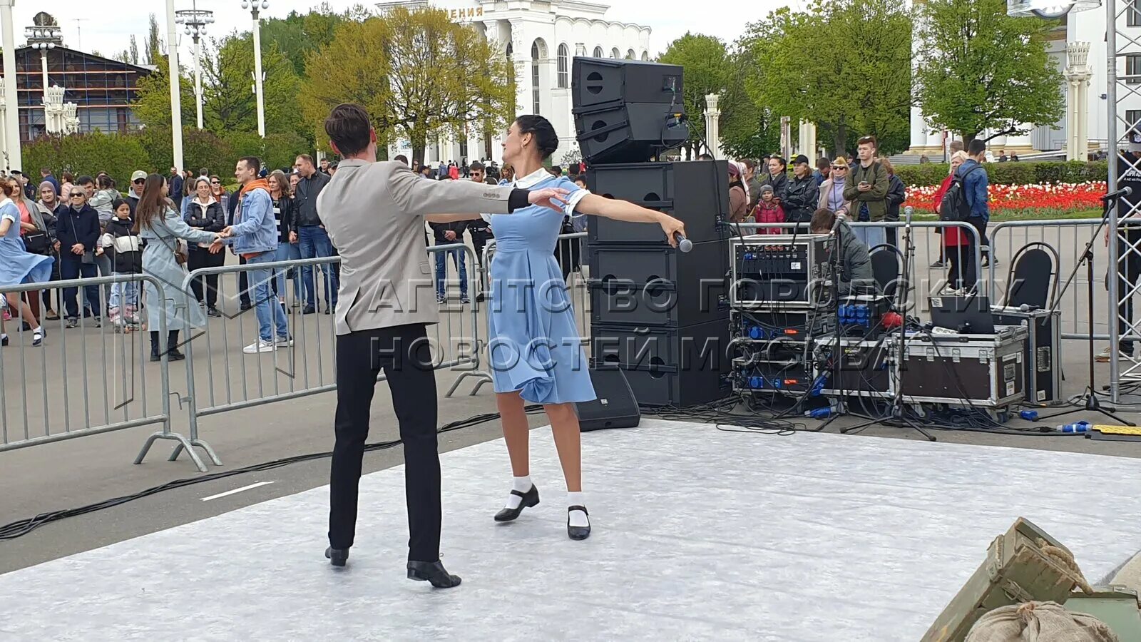 ВДНХ 9 мая. Москва 9 мая ВДНХА. 11 Мая Москва. Майские праздники в Москве.