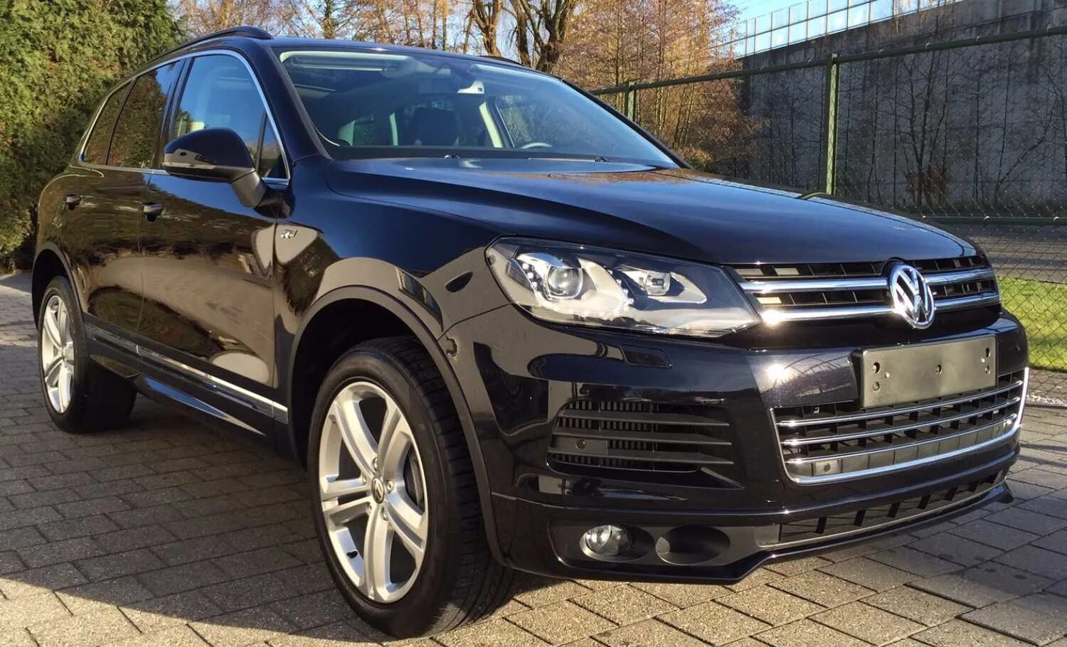 Volkswagen touareg 3 дизель. Фольксваген Туарег NF. Volkswagen Touareg 3 r line. Volkswagen Touareg 2015 r line. Фольксваген Туарег 2012.